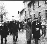 1987-Zubin-Mehta-and-IPO-visit-Auschwitz-on-its-concert-tour-to-PolandRussia-Latvia-and-HUngary